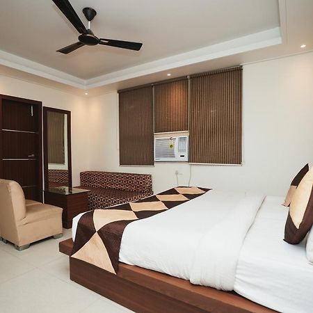 Hotel B Continental เดลี ภายนอก รูปภาพ