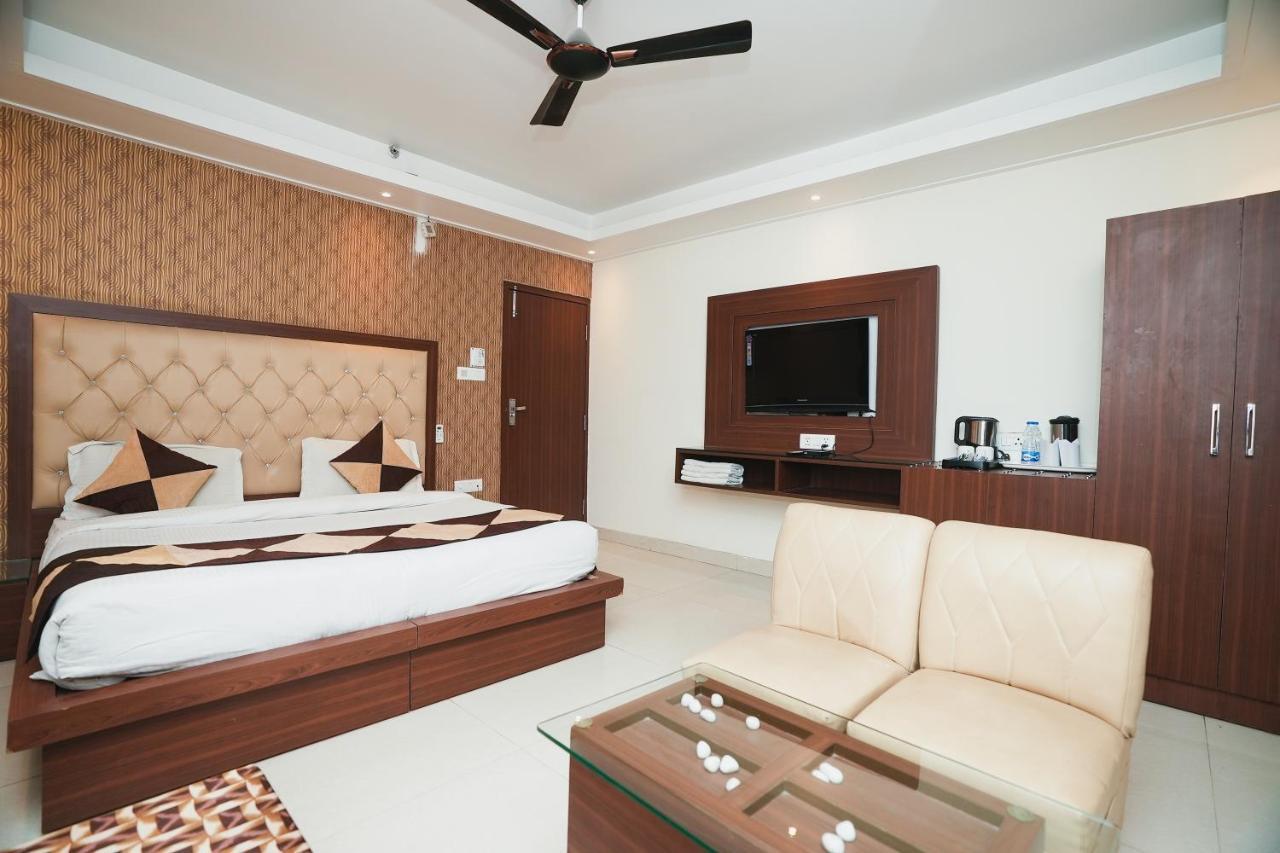 Hotel B Continental เดลี ภายนอก รูปภาพ
