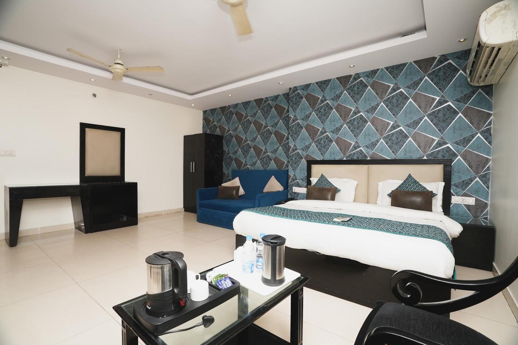 Hotel B Continental เดลี ภายนอก รูปภาพ