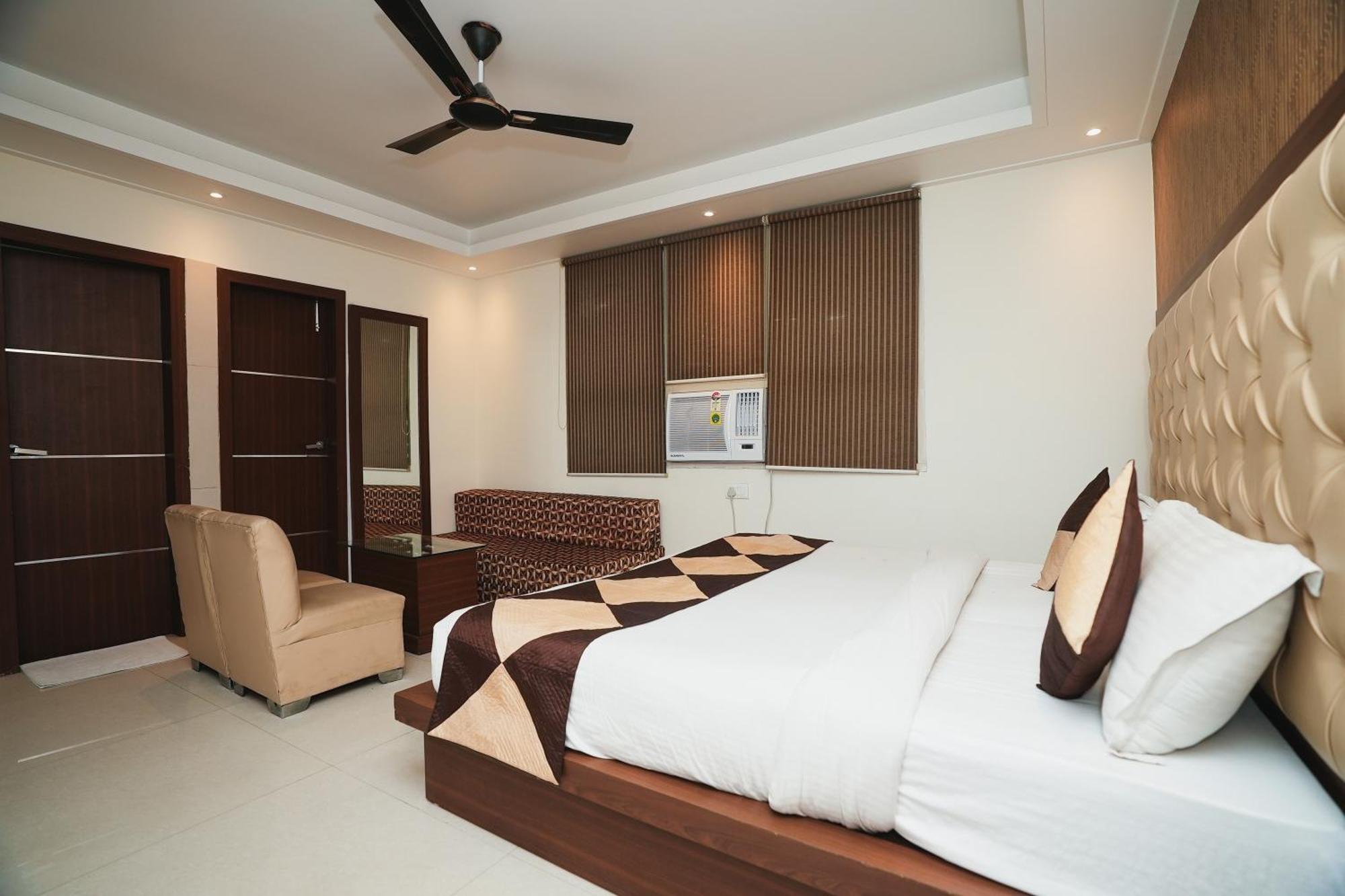Hotel B Continental เดลี ภายนอก รูปภาพ