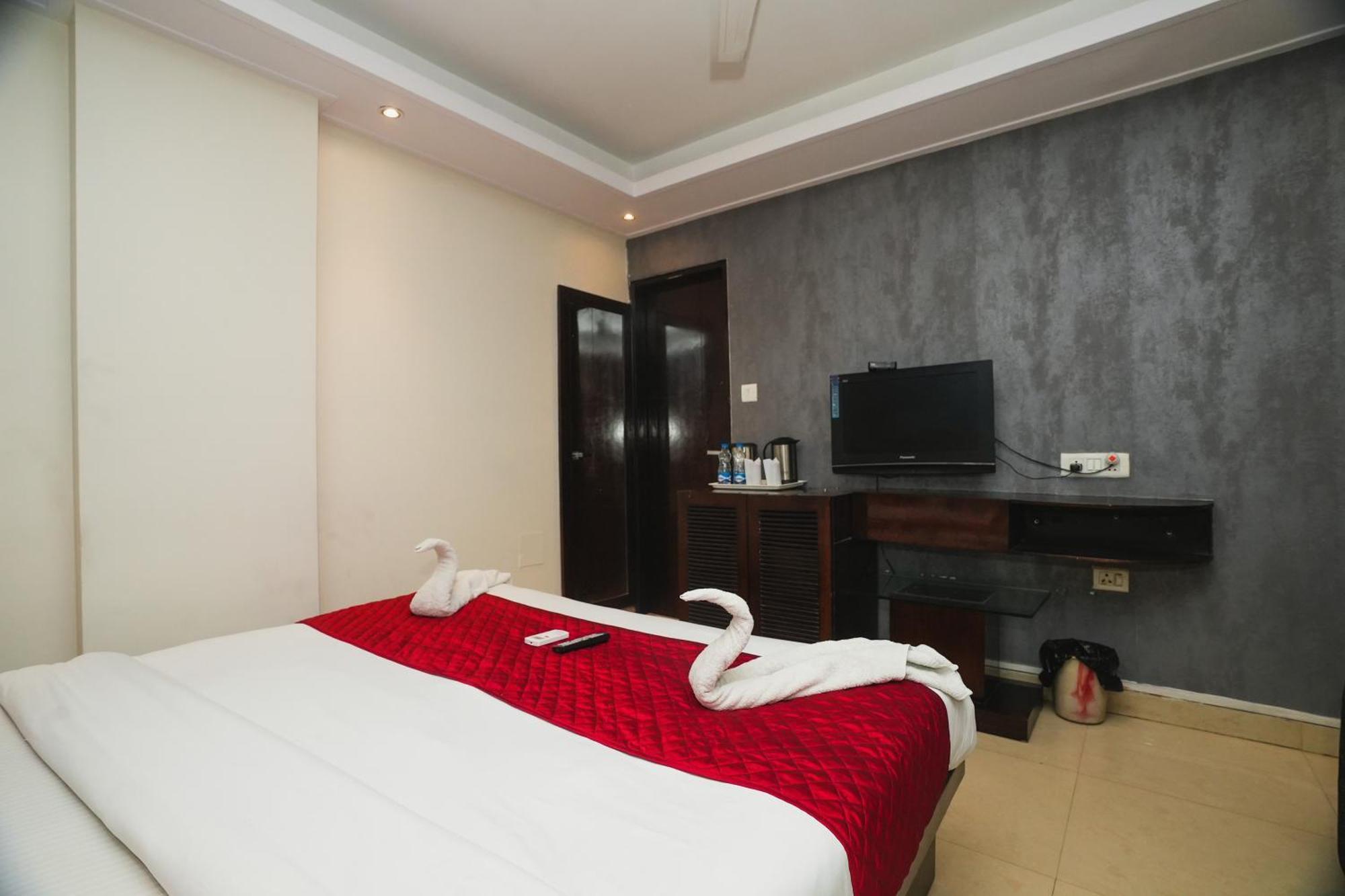 Hotel B Continental เดลี ภายนอก รูปภาพ