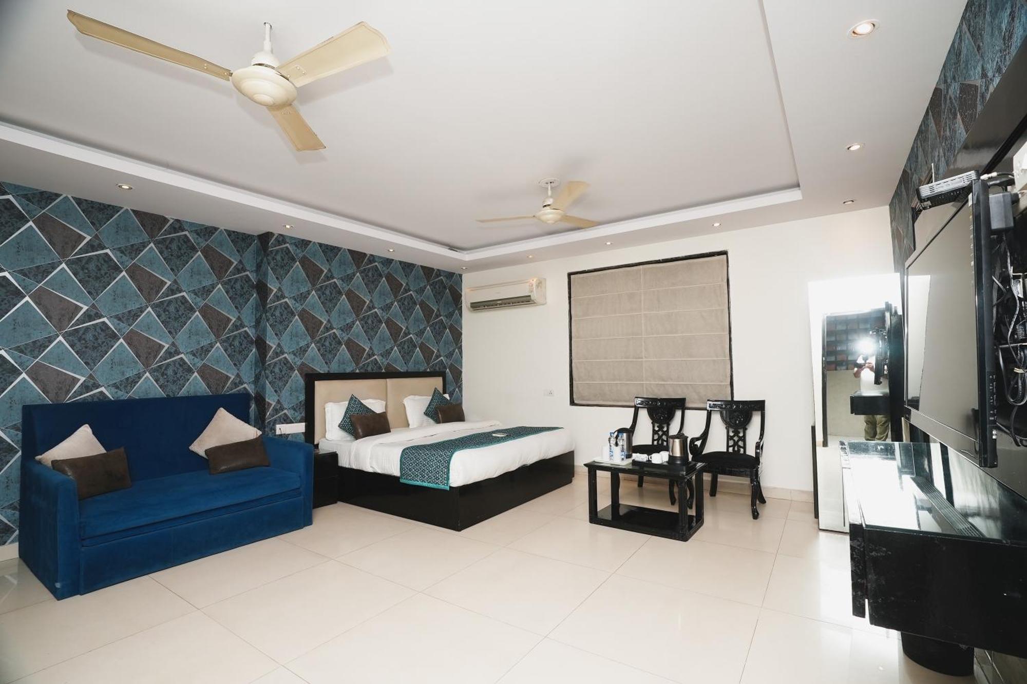 Hotel B Continental เดลี ภายนอก รูปภาพ