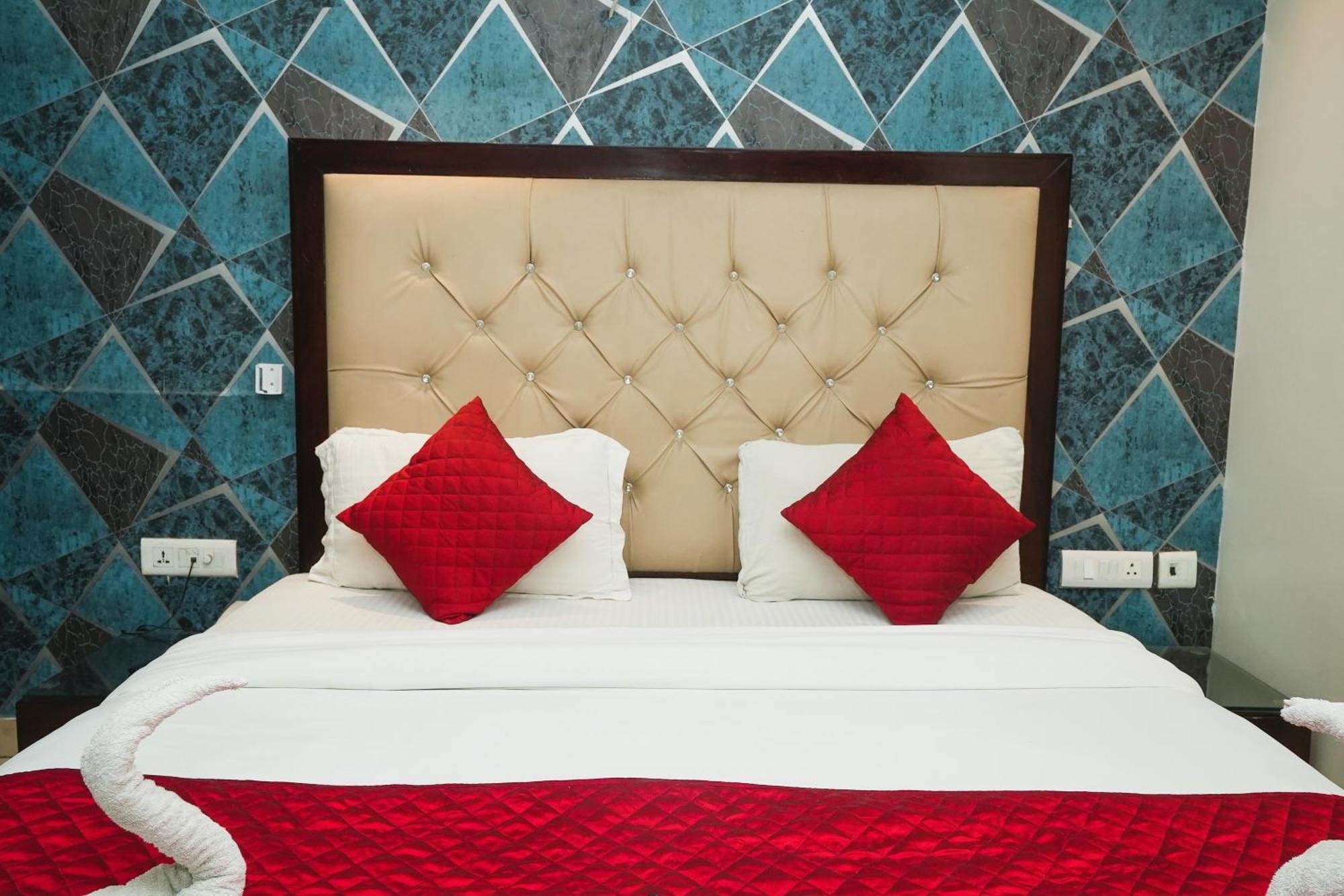 Hotel B Continental เดลี ภายนอก รูปภาพ