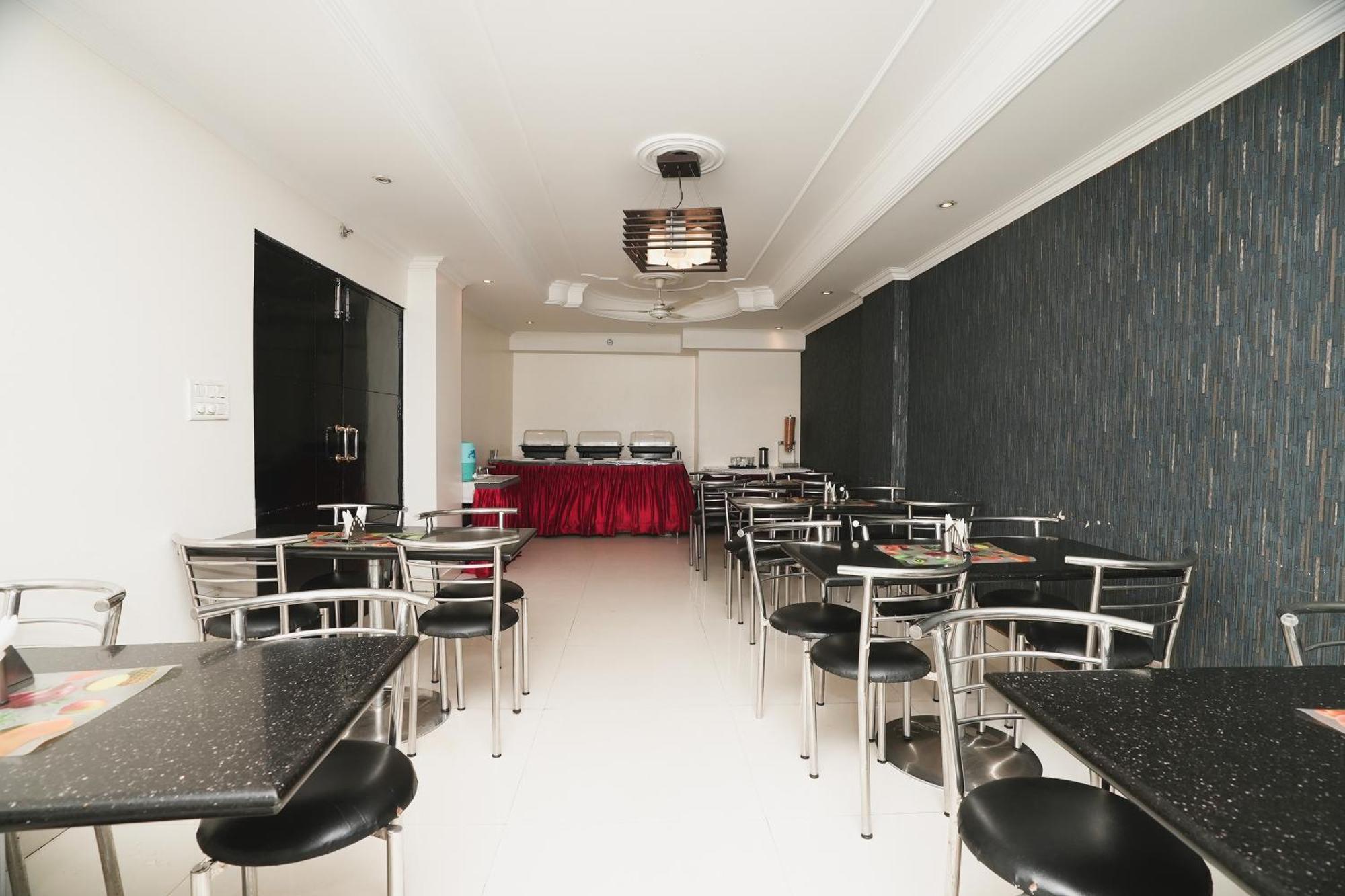 Hotel B Continental เดลี ภายนอก รูปภาพ