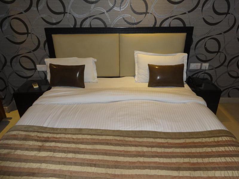 Hotel B Continental เดลี ภายนอก รูปภาพ