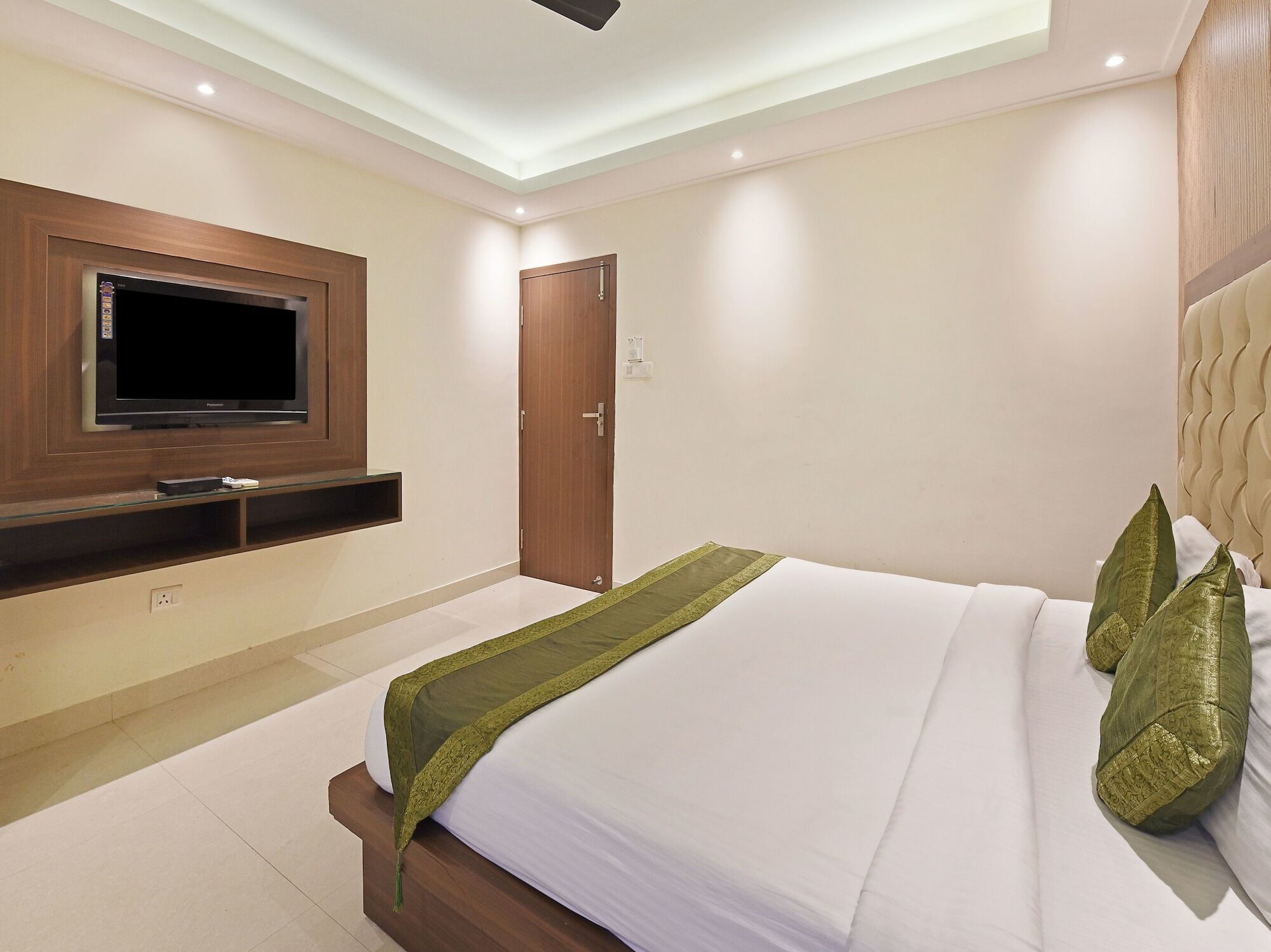 Hotel B Continental เดลี ภายนอก รูปภาพ